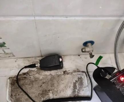 贾汪屋顶漏水维修公司分享下卫生间漏水的危害及解决方法